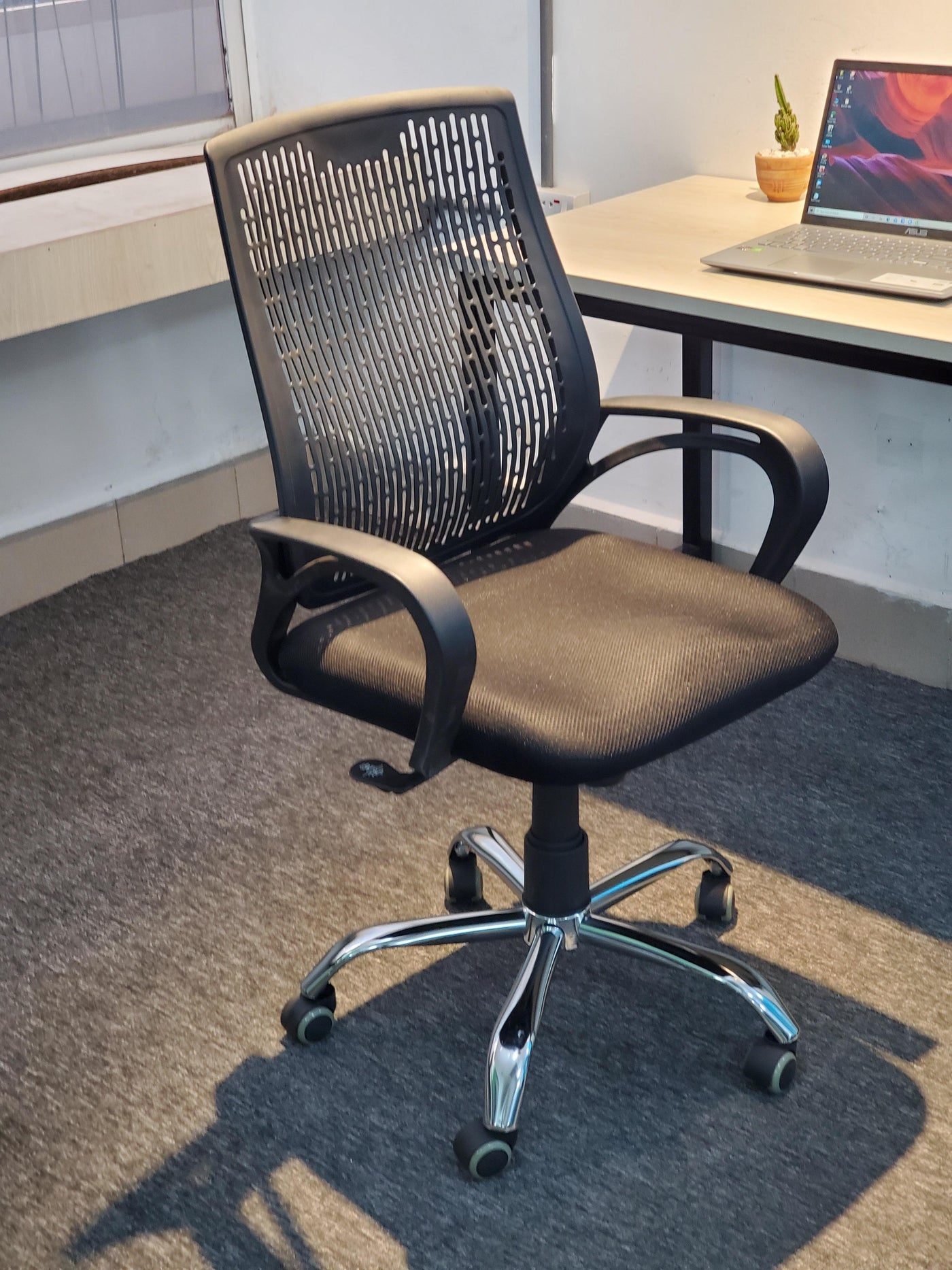 GRID Evrin Chair – GRID Furniture